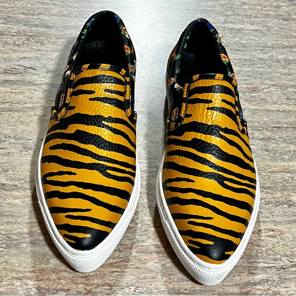 NWOB Coach Tiger Print Pointy toe C103 mustard color floral leather sneakers - Picture 1 of 16